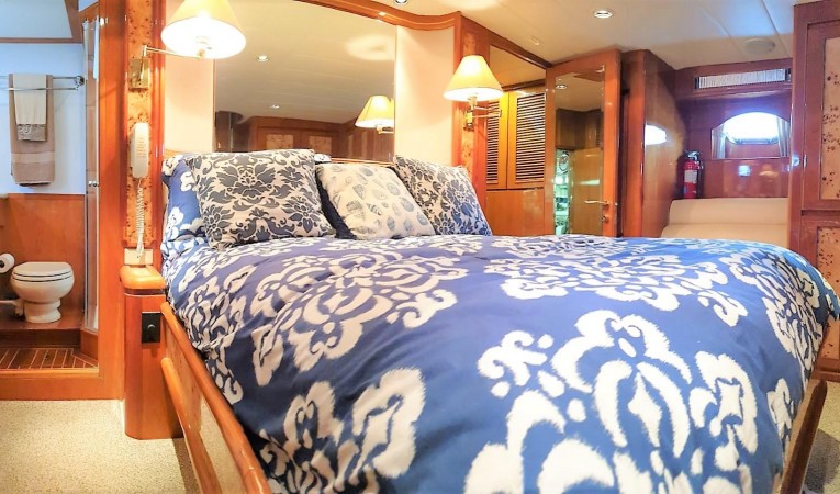 72 Vitech Aft VIP Guest Cabin