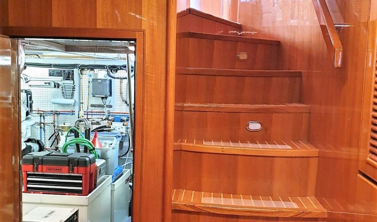 72 Vitech Engine Room access