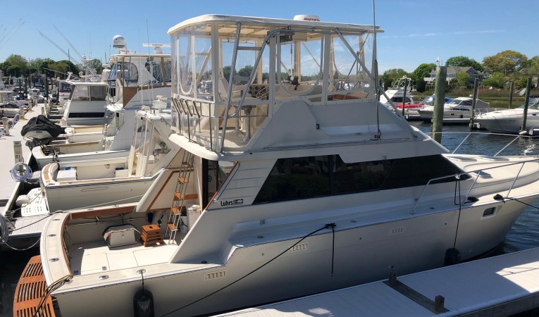 40 Luhrs 