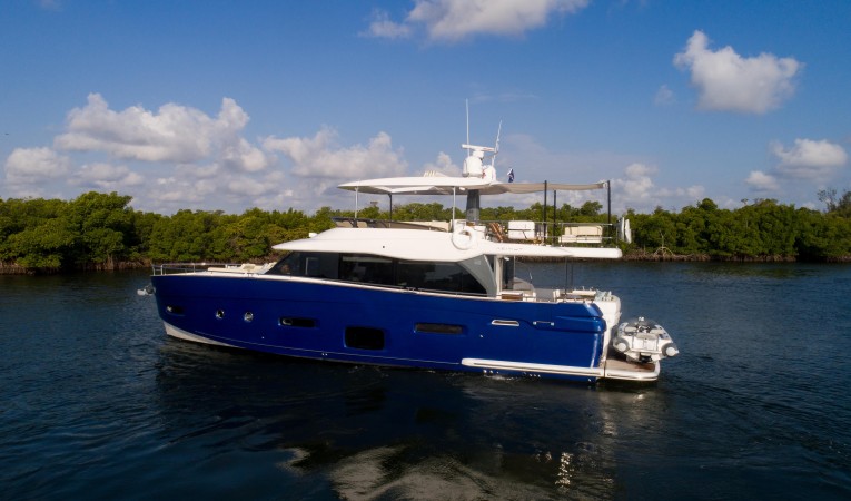 66 Azimut Port Profile