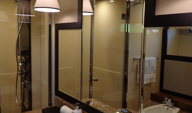 66 Azimut Master Bath