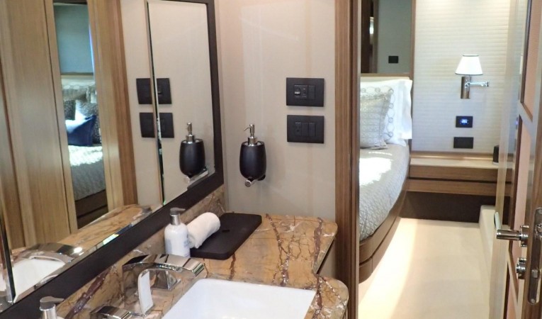 66 Azimut Master Bath