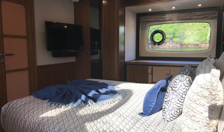 66 Azimut Master Stateroom