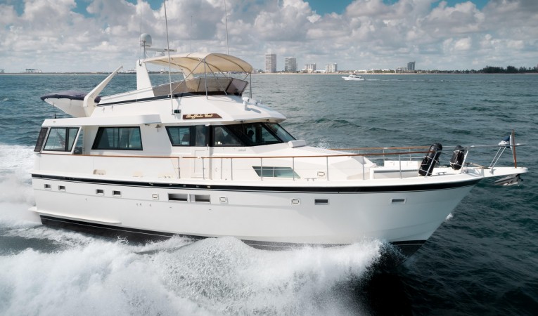 54 Hatteras Stbd Profile