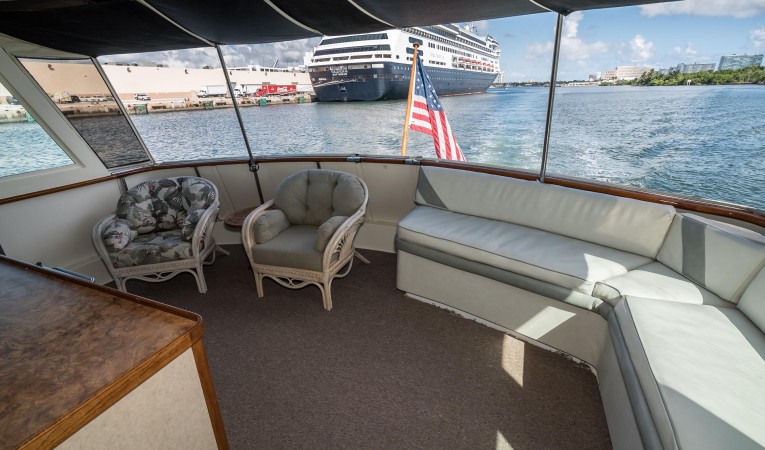 54 Hatteras Aft Deck