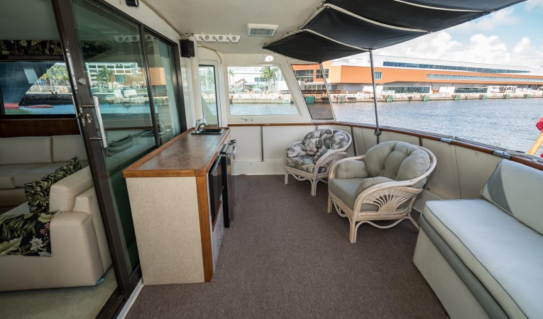 54 Hatteras Aft Deck Stbd
