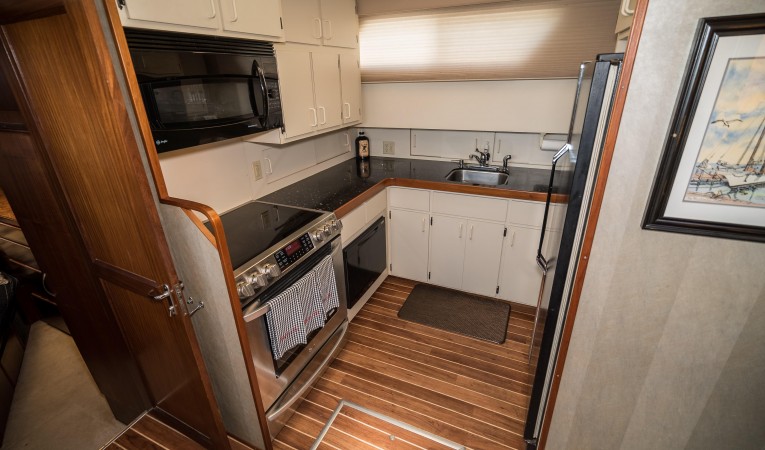 54 Hatteras Galley to Stbd