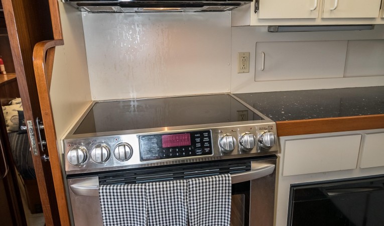 54 Hatteras Updated Appliances