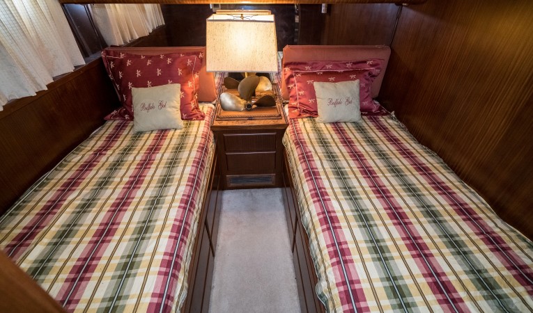 54 Hatteras Guest Stateroom 2