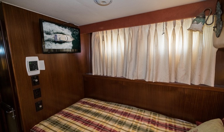 54 Hatteras Guest Stateroom 3