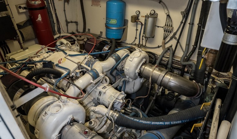 54 Hatteras Stbd Engine 1