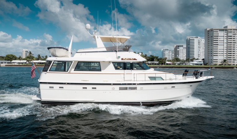 54 Hatteras Stbd Profile