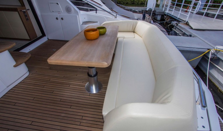 49 Beneteau Aft Seating