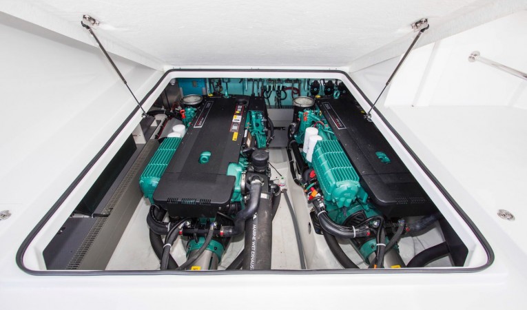 49 Beneteau Engine