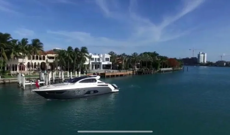 58 Azimut 