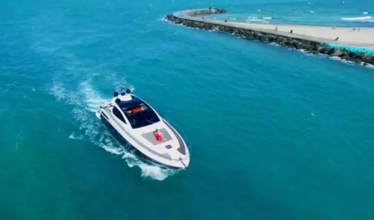 58 Azimut 