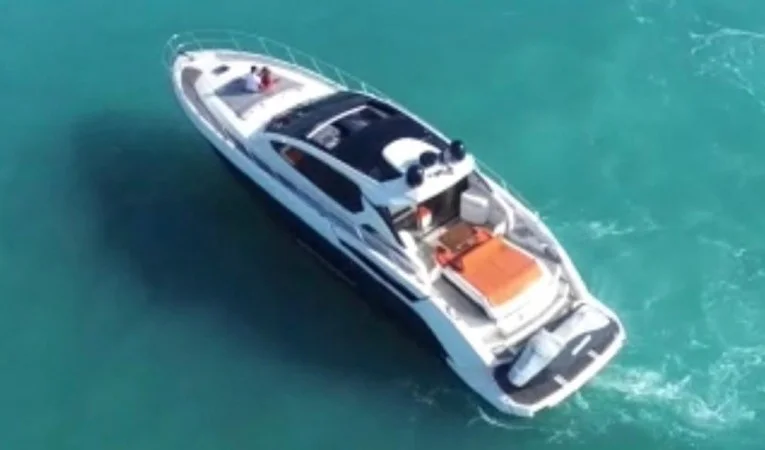 58 Azimut 