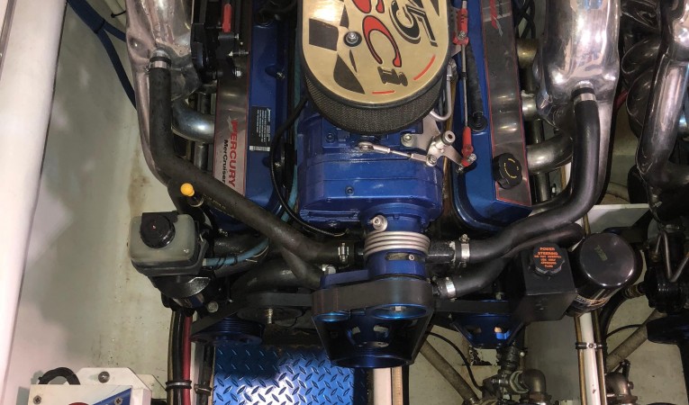 42 Cigarette 575 Close-Up