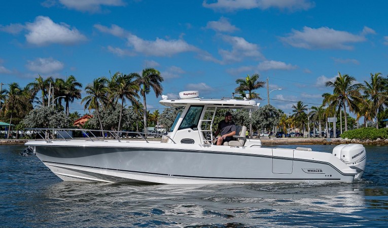 33 Boston Whaler 