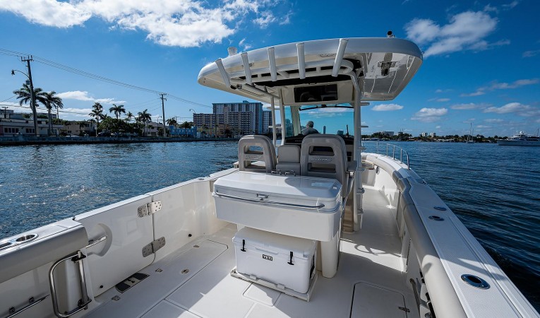 33 Boston Whaler 