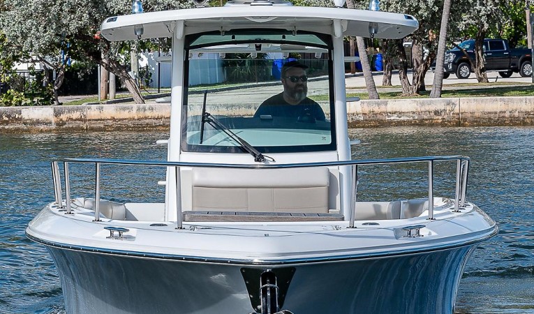 33 Boston Whaler 