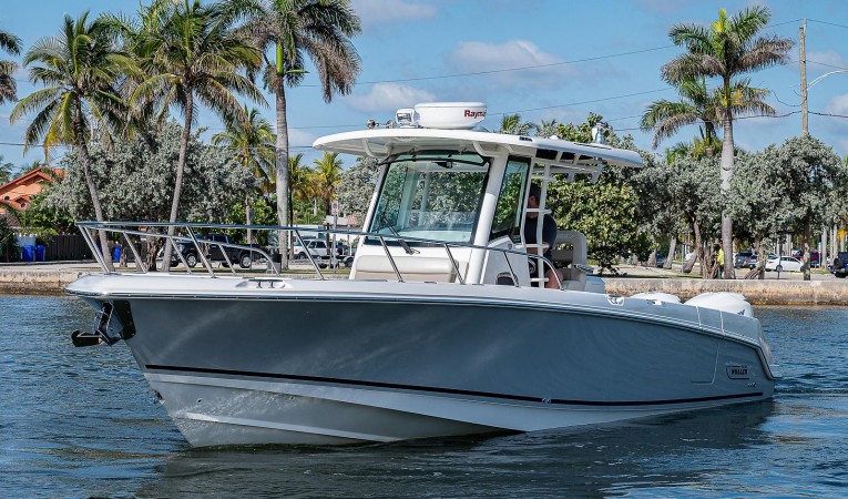 33 Boston Whaler 