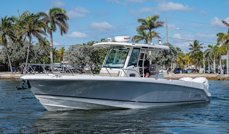 33 Boston Whaler 