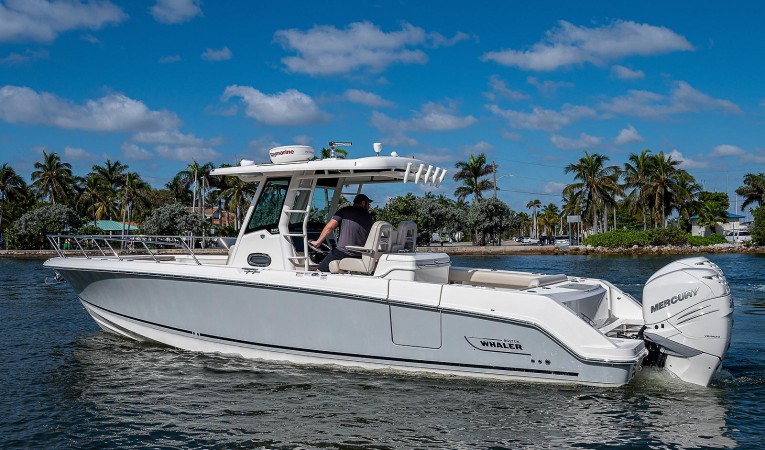 33 Boston Whaler 