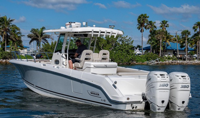 33 Boston Whaler 