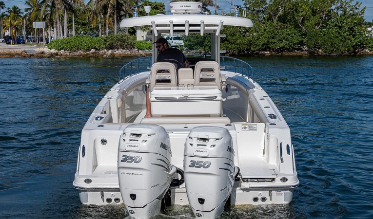 33 Boston Whaler 
