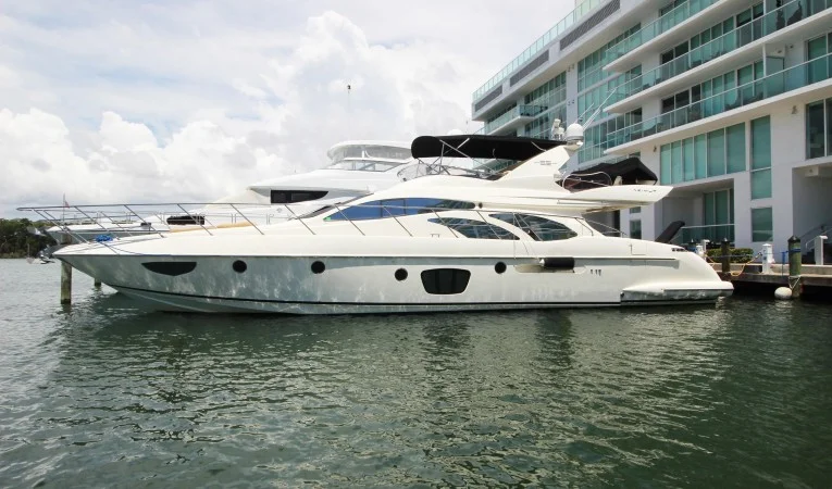 62 Azimut 