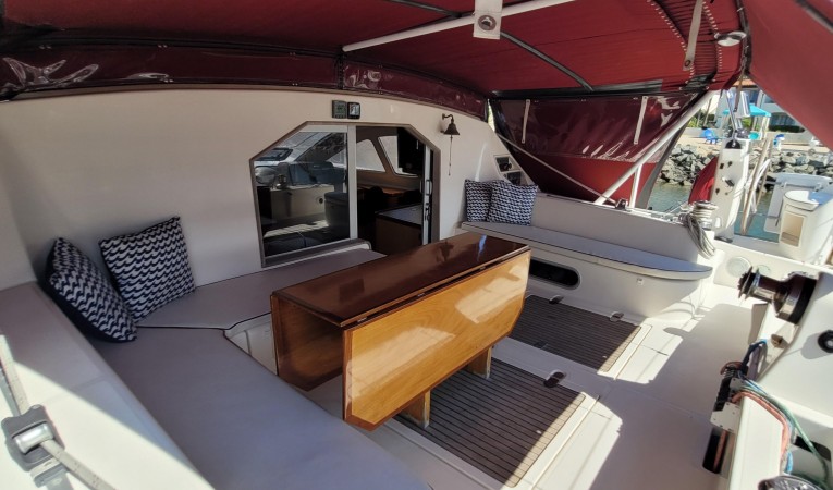 43 Catana 