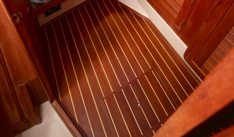 38 Island Packet Aft cabin