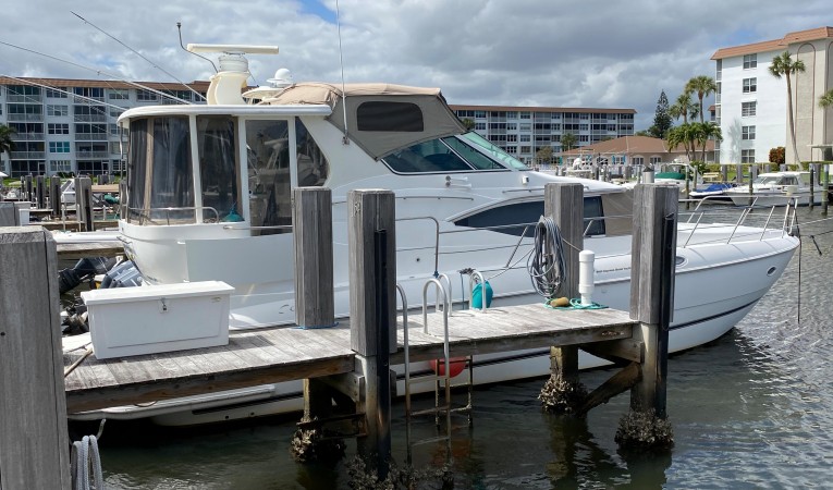 45 Cruisers Yachts 