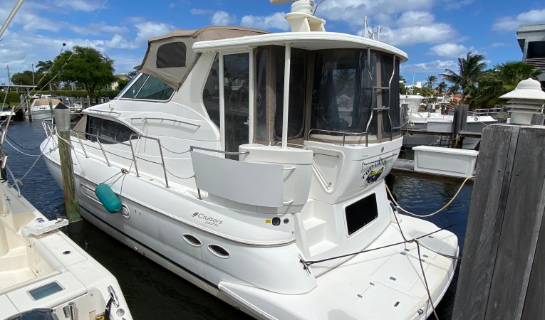 45 Cruisers Yachts 