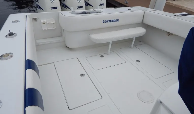 36 Contender Aft Cockpit