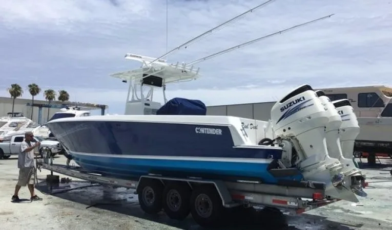 36 Contender Out Of Water