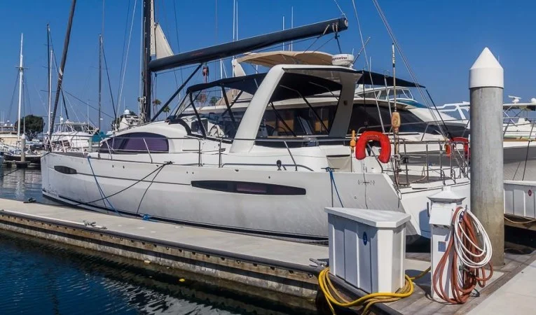 55 Feeling Port Side