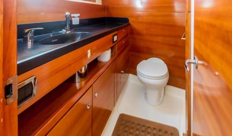 55 Feeling Fwd Head and Bath