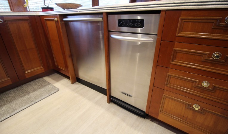 103 Westport Galley Appliances