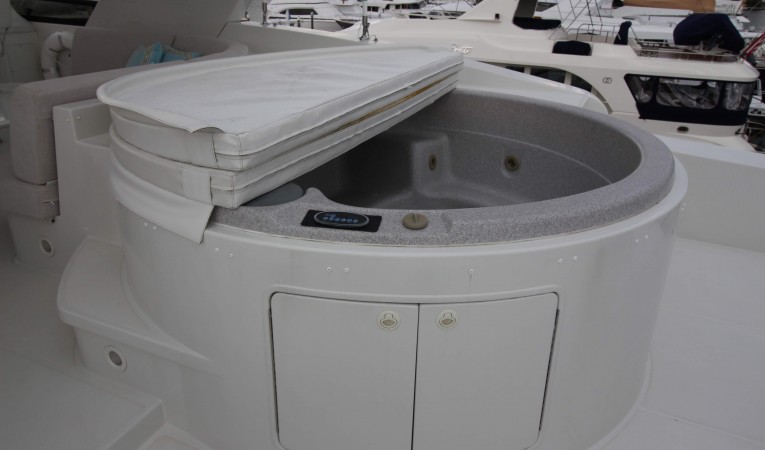 103 Westport Flybridge Aft - Jacuzzi - Open