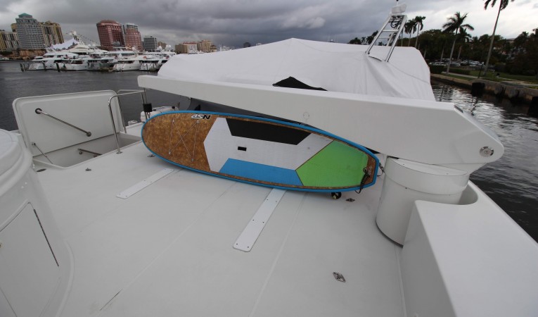 103 Westport Flybridge Aft - Davit