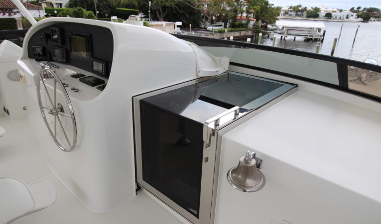 103 Westport Flybridge - Sliding Door to Pilothouse