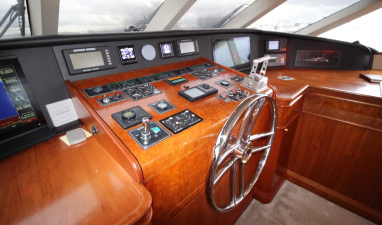 103 Westport Pilothouse - Helm