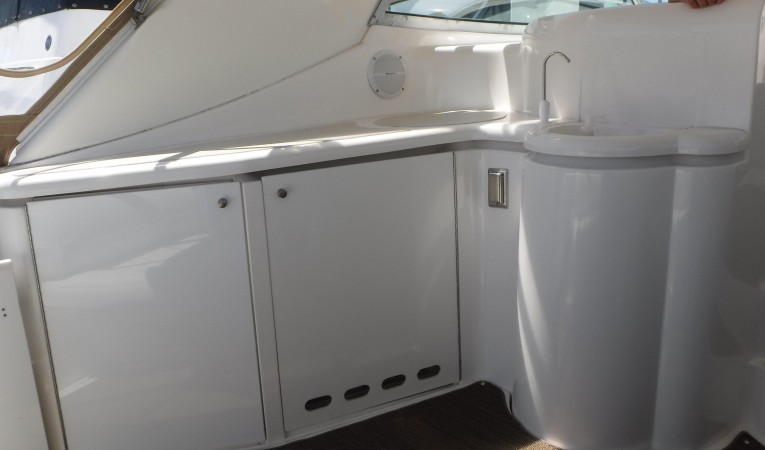 42 Cruisers Yachts WET BAR REFRIGERATOR