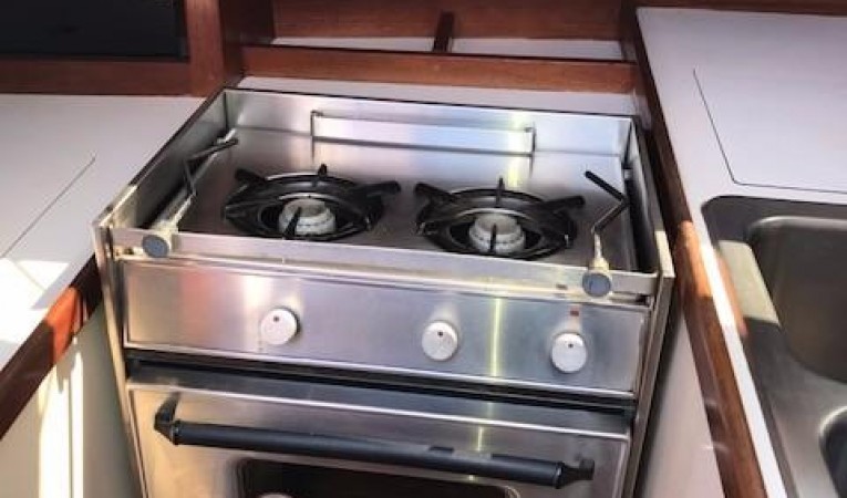 38 Catalina Stove top and oven