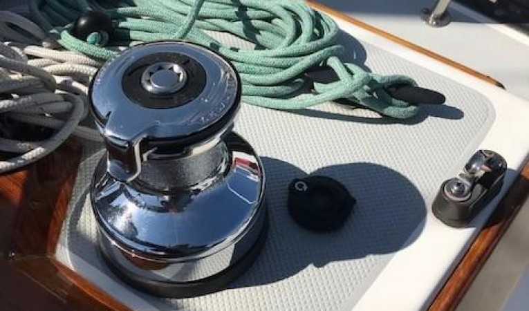 38 Catalina Electric halyard winch