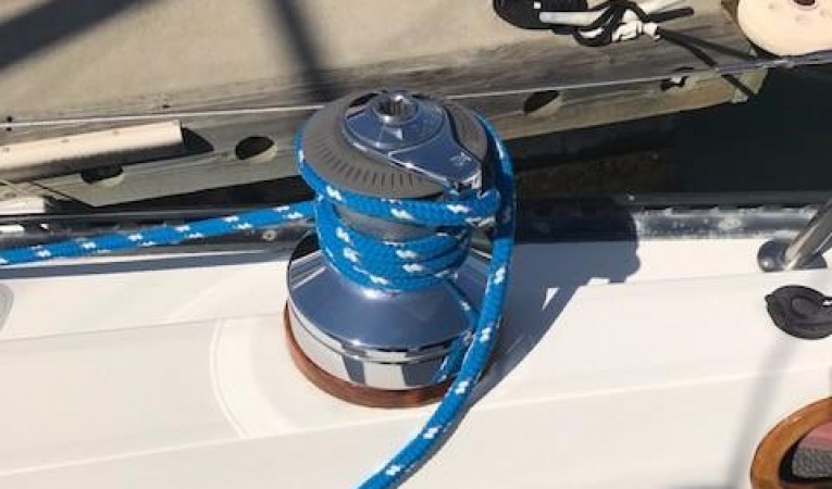 38 Catalina Self tailing winch