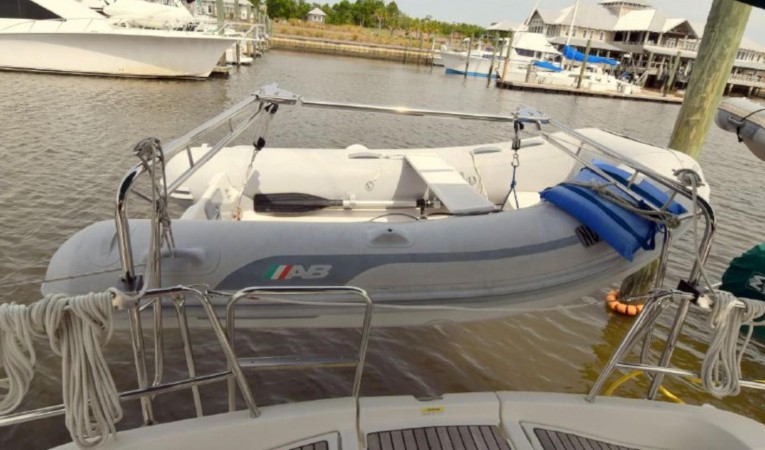 39 Beneteau Dingy Davits