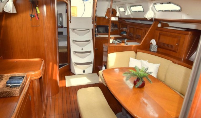 39 Beneteau Looking aft to staircase entry